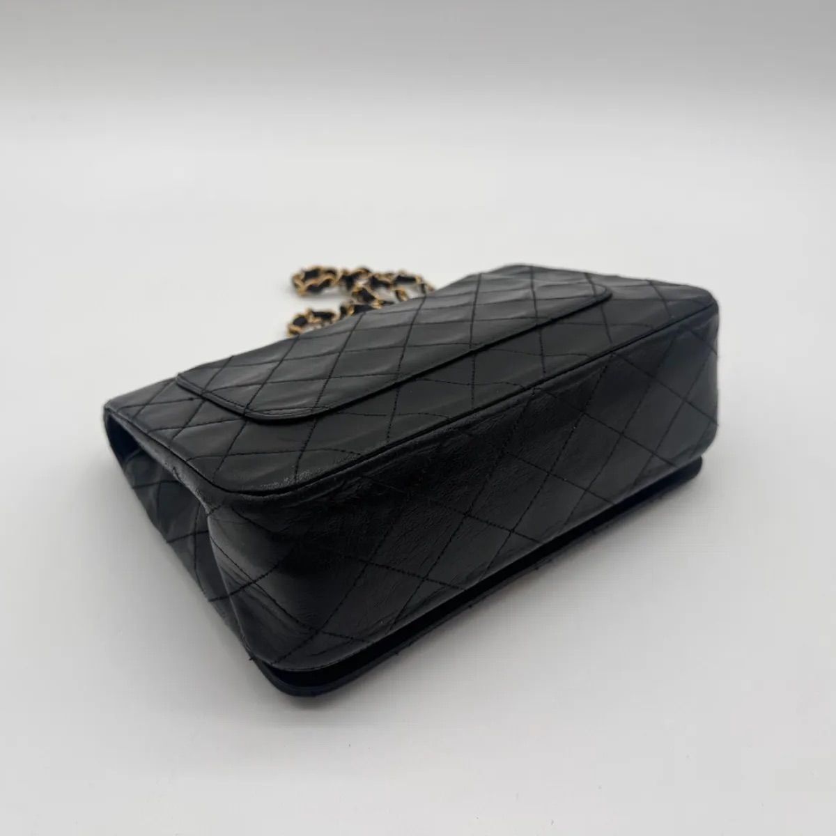 Chanel Large Shoulder Bag CC Logo Turnlock Gold Quilted Full Flap Chain Leather — view 8