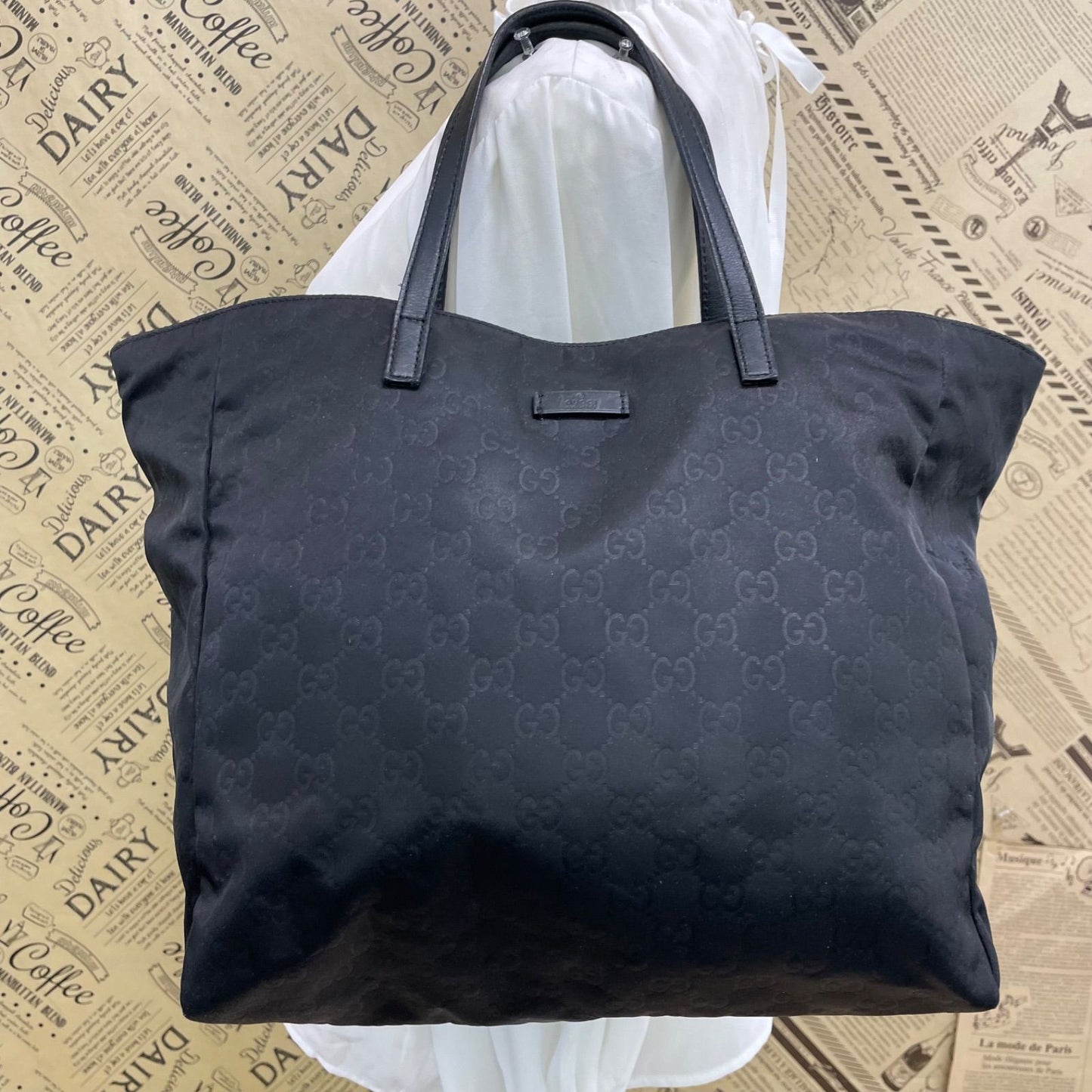 Gucci GG Nylon Tote Black Simple Business