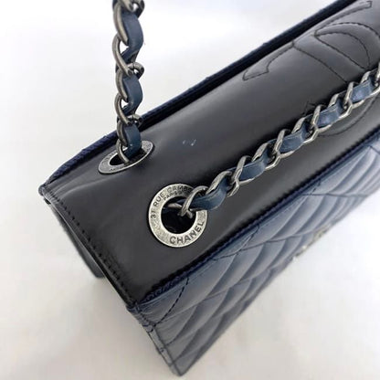 Chanel Chain Shoulder Bag Navy Black Silver Quilted