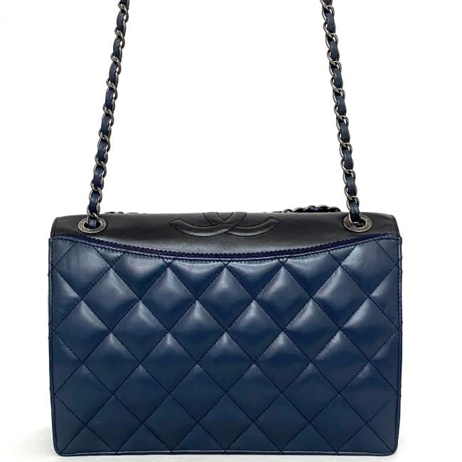 Chanel Chain Shoulder Bag Navy Black Silver Quilted