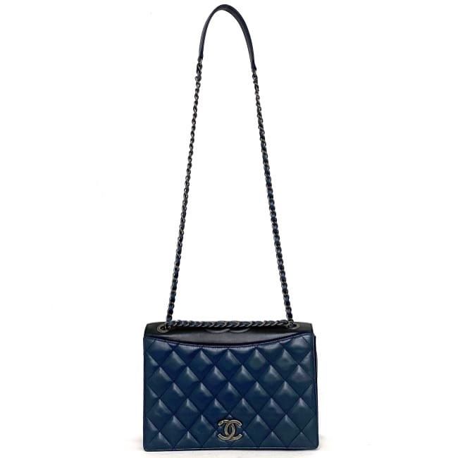 Chanel Chain Shoulder Bag Navy Black Silver Quilted