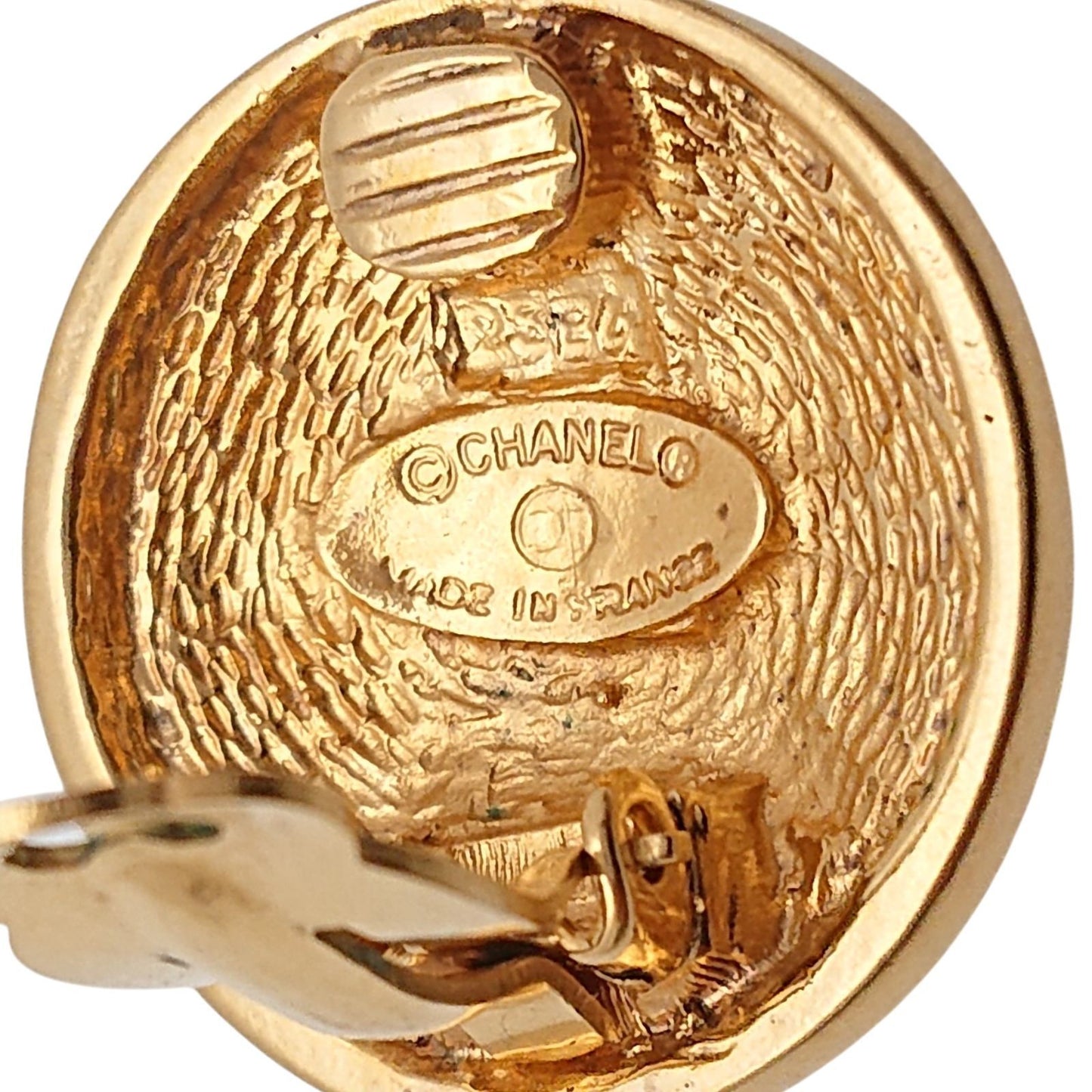 Chanel Vintage Quilted CC Logo Round Gold Earrings — view 9