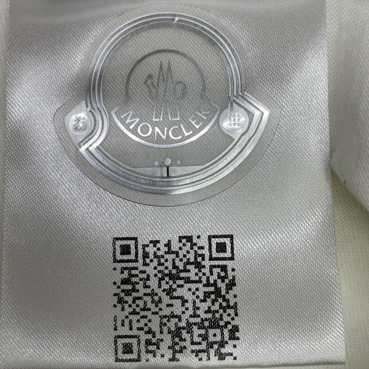Moncler C-scom Logo Graffiti S T-Shirt XL — view 6