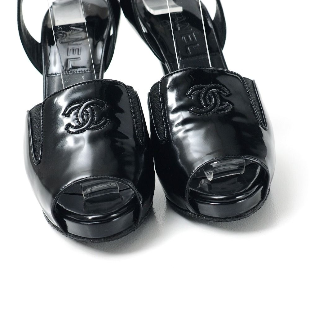 Chanel Sandals 35c 07c CC Logo CC Enamel Ankle Strap — view 3