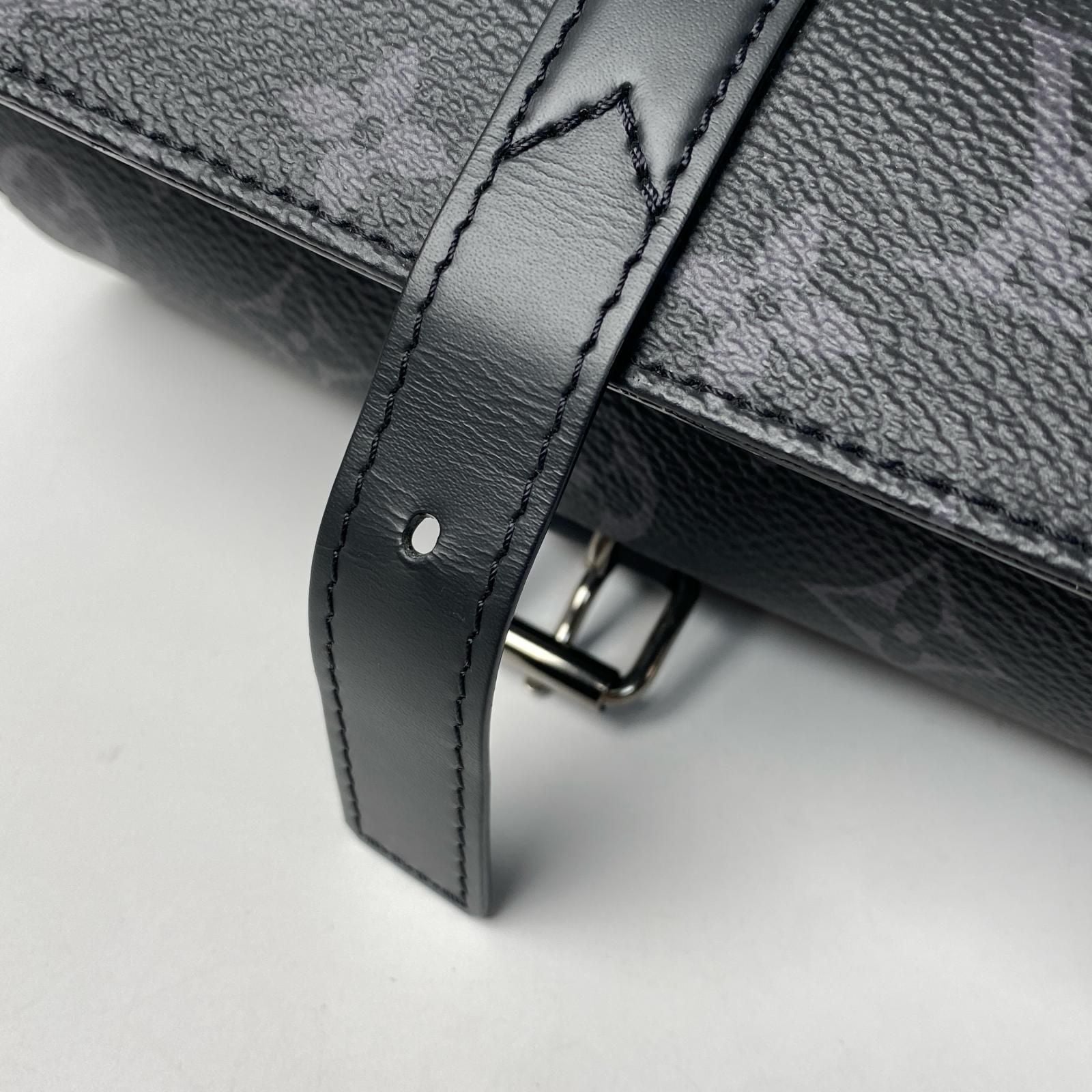 Louis Vuitton Etui 3 Montre Monogram Eclipse Watch Case — view 9