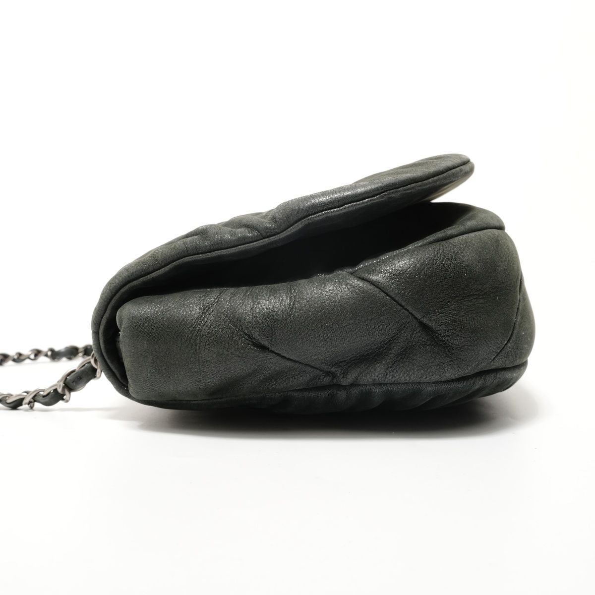 Chanel Shoulder Bag CC Logo — view 3