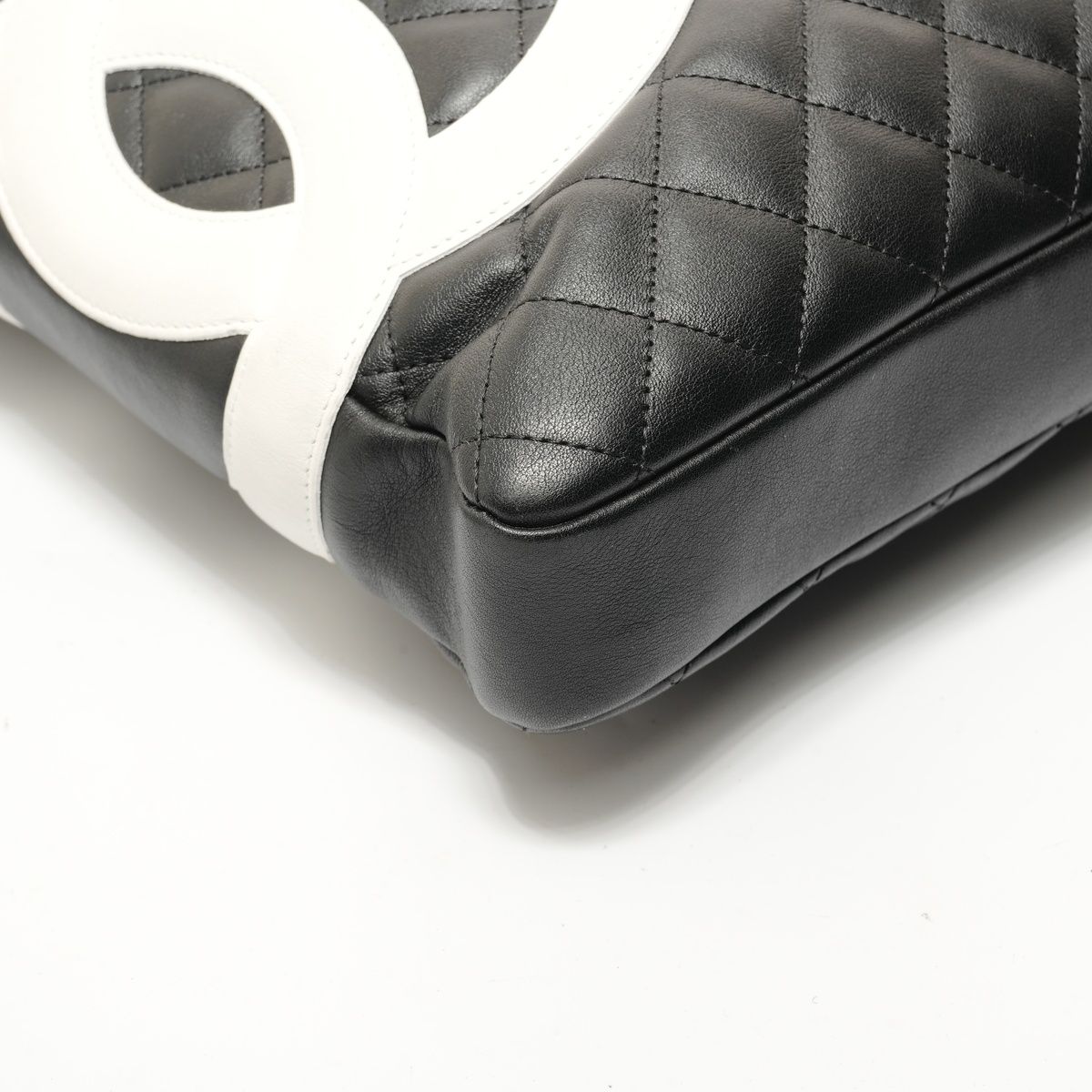 Chanel Shoulder Bag Cambon Line CC Logo — view 5