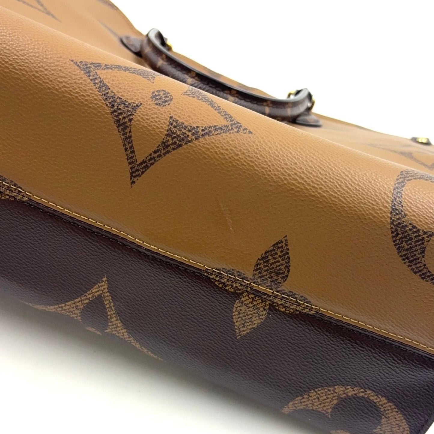 Louis Vuitton On The Go MM Monogram Giant Reverse Leather Brown Beige Tote Gold — view 8