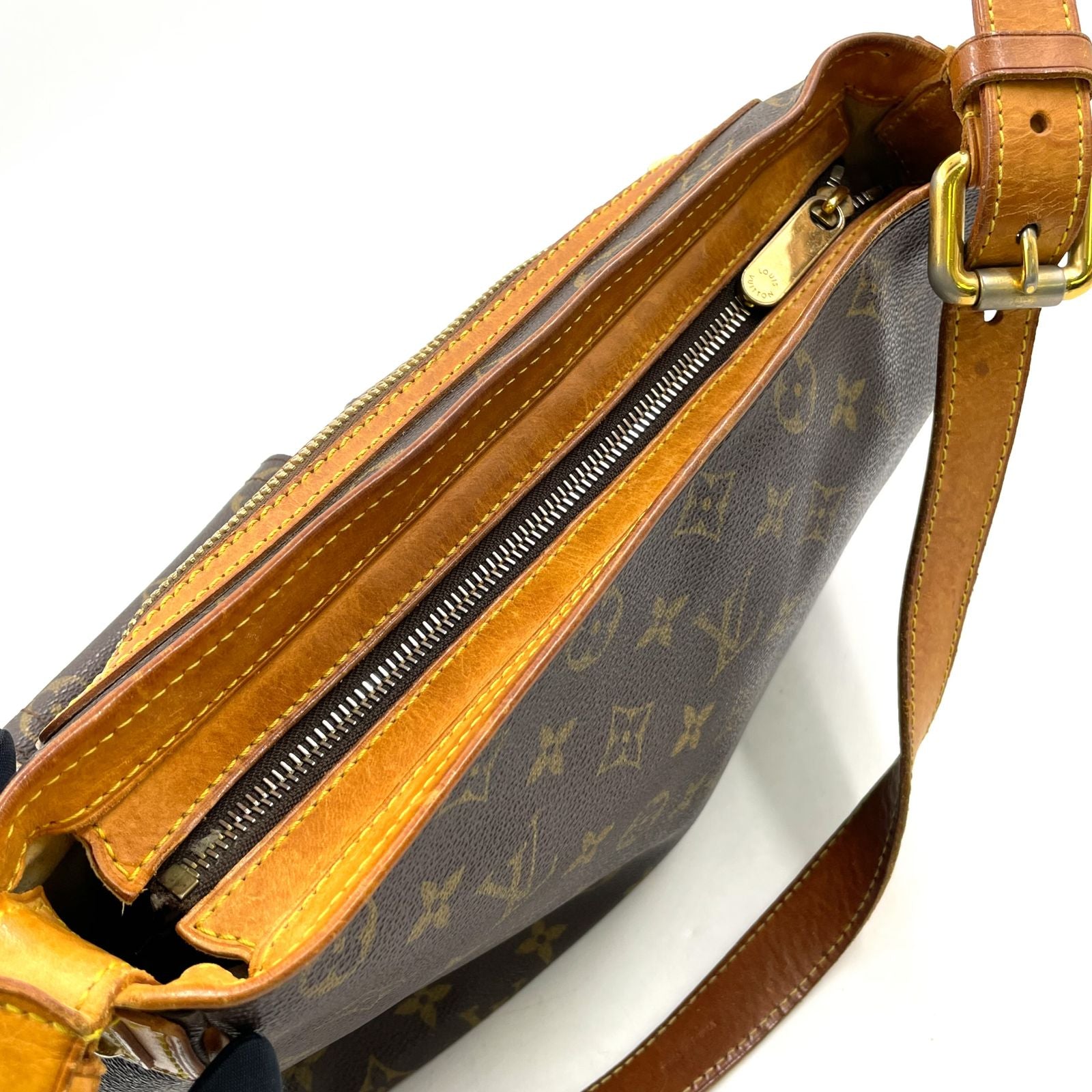 Louis Vuitton Hudson GM Monogram Leather Brown Shoulder Bag Gold — view 3