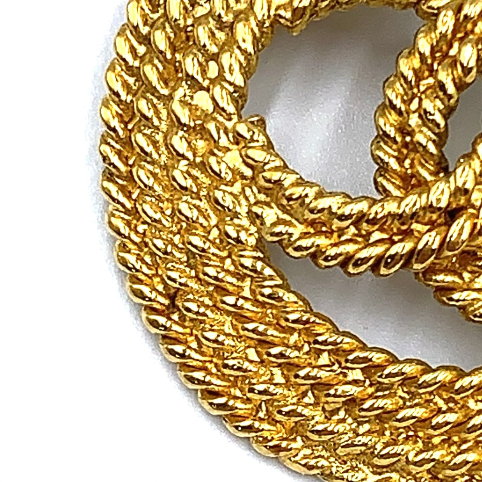 Chanel CC Logo Circle Gold Plated Brooch 28 — view 6