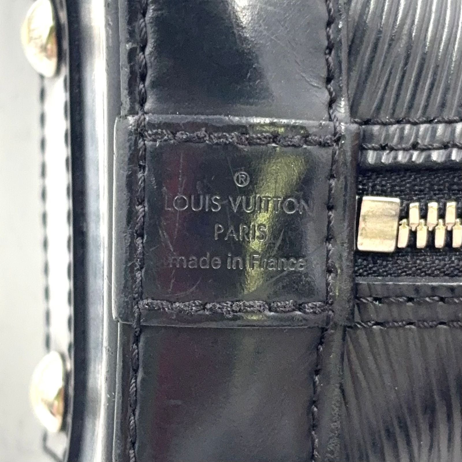 Louis Vuitton Alma BB Epi Unknown Leather Black Shoulder Bag Gold — view 4