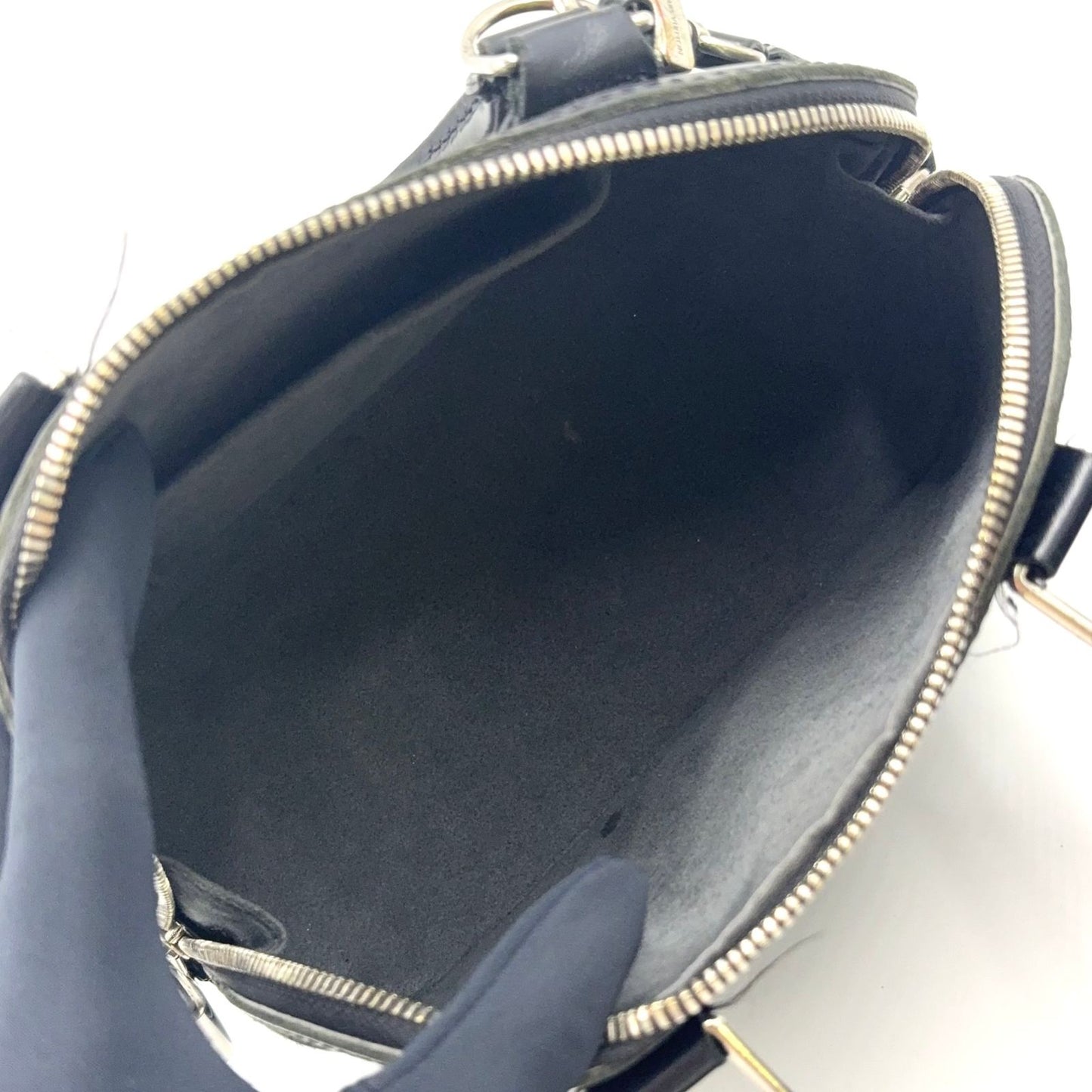 Louis Vuitton Alma BB Epi Unknown Leather Black Shoulder Bag Gold — view 3