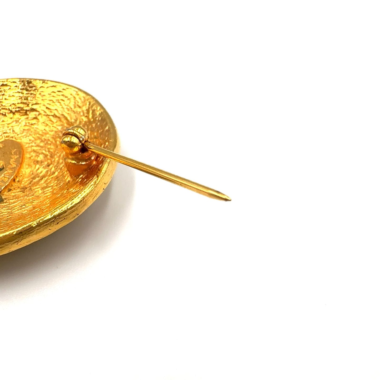 Chanel 31 Rue Cambon Gold Plated Brooch — view 6