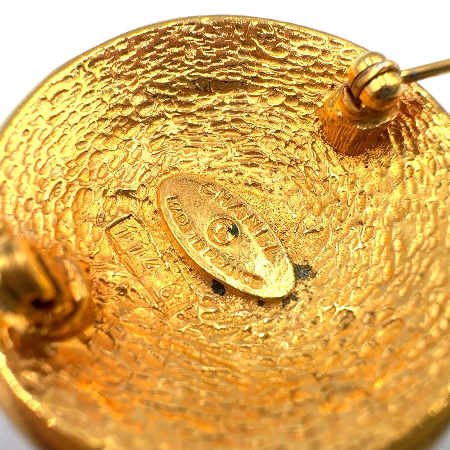 Chanel 31 Rue Cambon Gold Plated Brooch — view 3