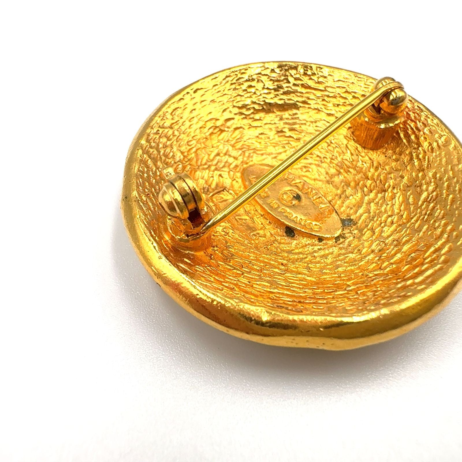 Chanel 31 Rue Cambon Gold Plated Brooch — view 5