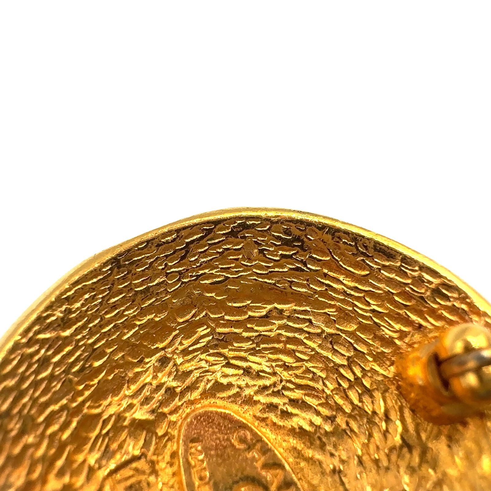 Chanel 31 Rue Cambon Gold Plated Brooch — view 7
