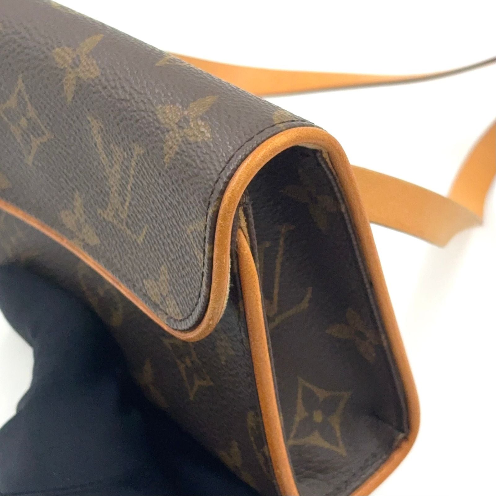 Louis Vuitton Pochette Twin PM Monogram XS Leather Brown Shoulder Bag Gold — view 7