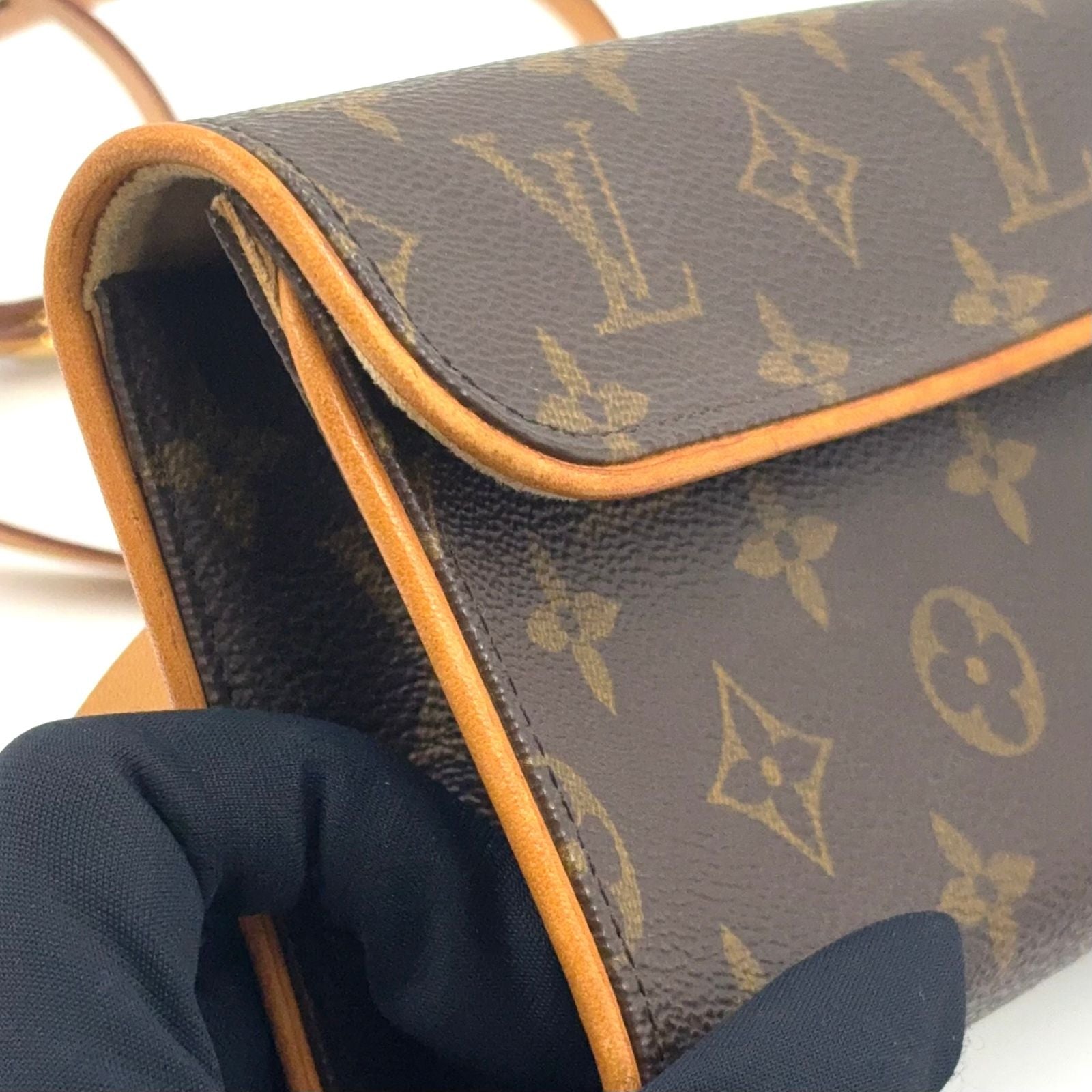 Louis Vuitton Pochette Twin PM Monogram XS Leather Brown Shoulder Bag Gold — view 6
