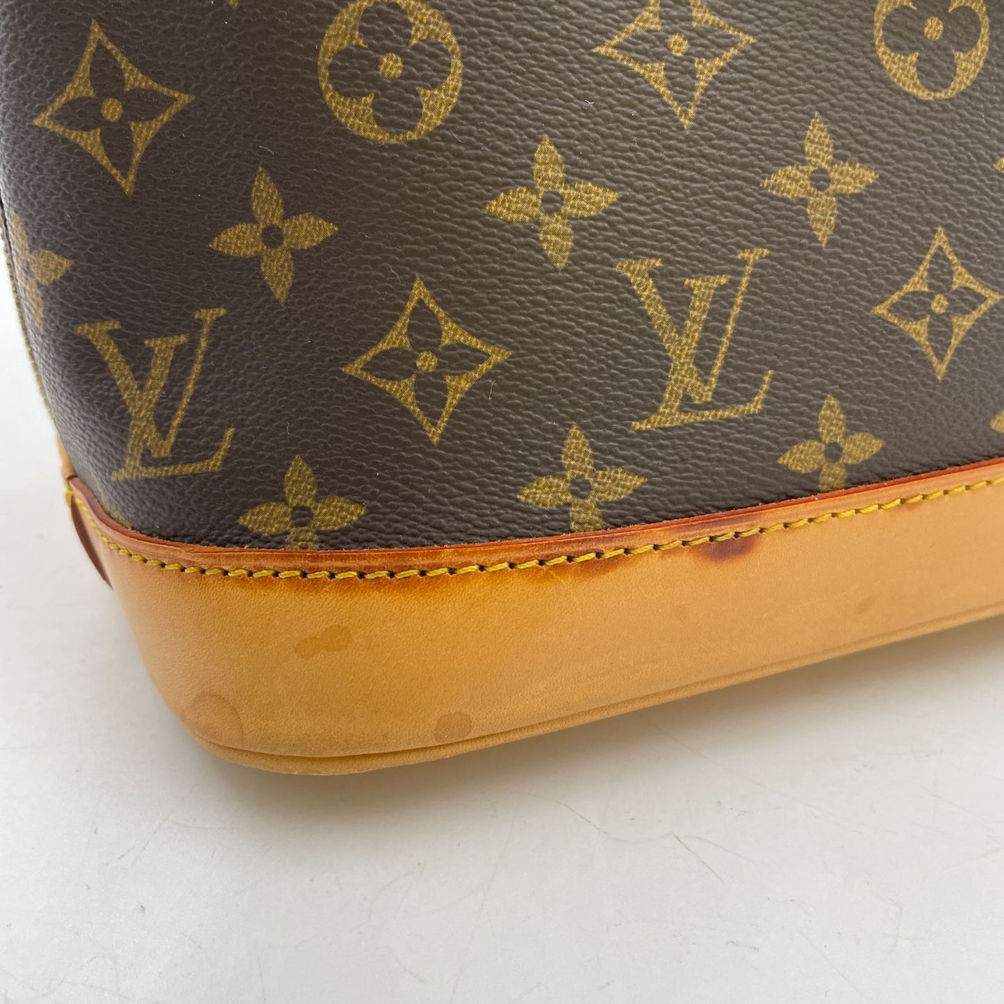 Louis Vuitton Alma PM Monogram Leather Brown Light Handbag Gold — view 5