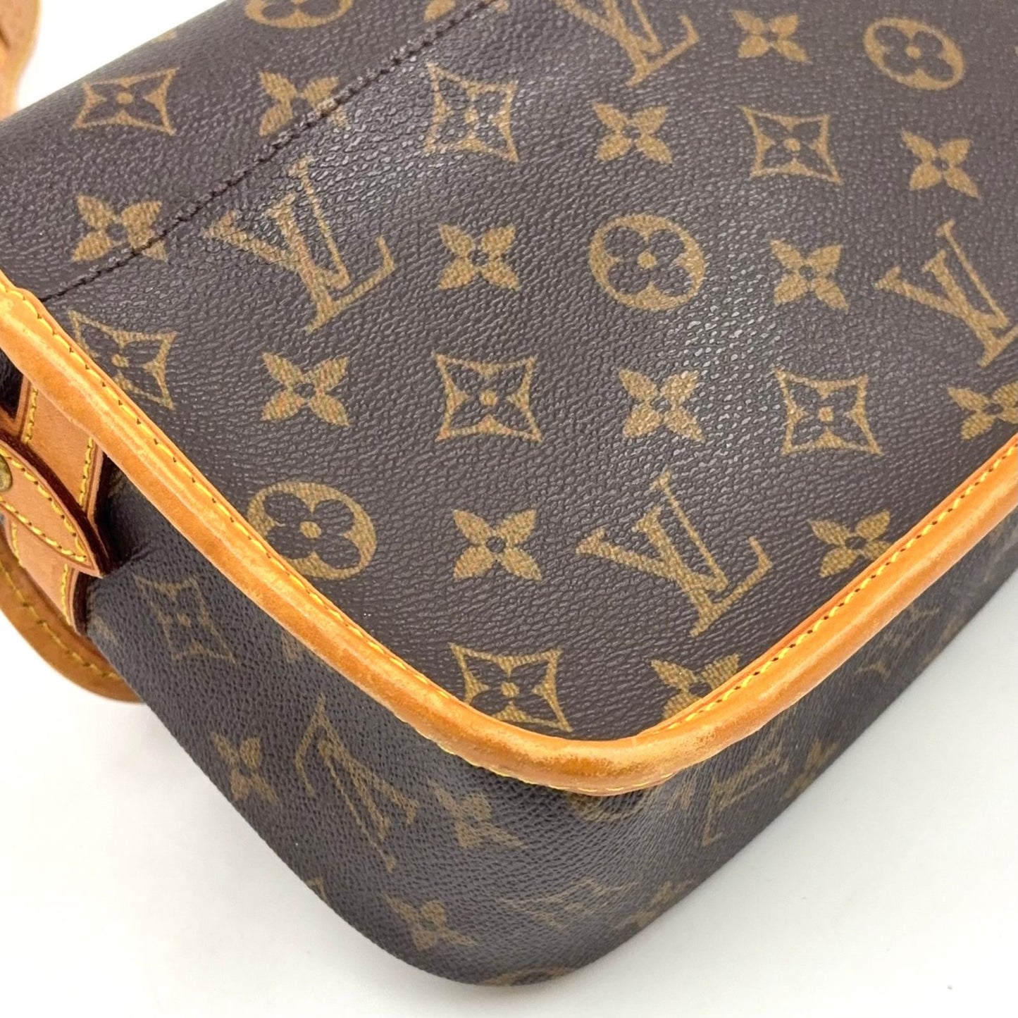 Louis Vuitton Sologne Monogram Leather Brown Shoulder Bag Gold — view 7