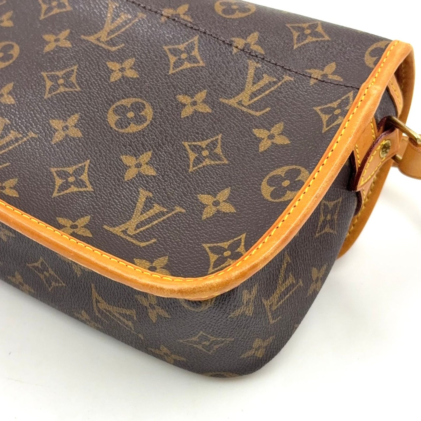 Louis Vuitton Sologne Monogram Leather Brown Shoulder Bag Gold — view 8