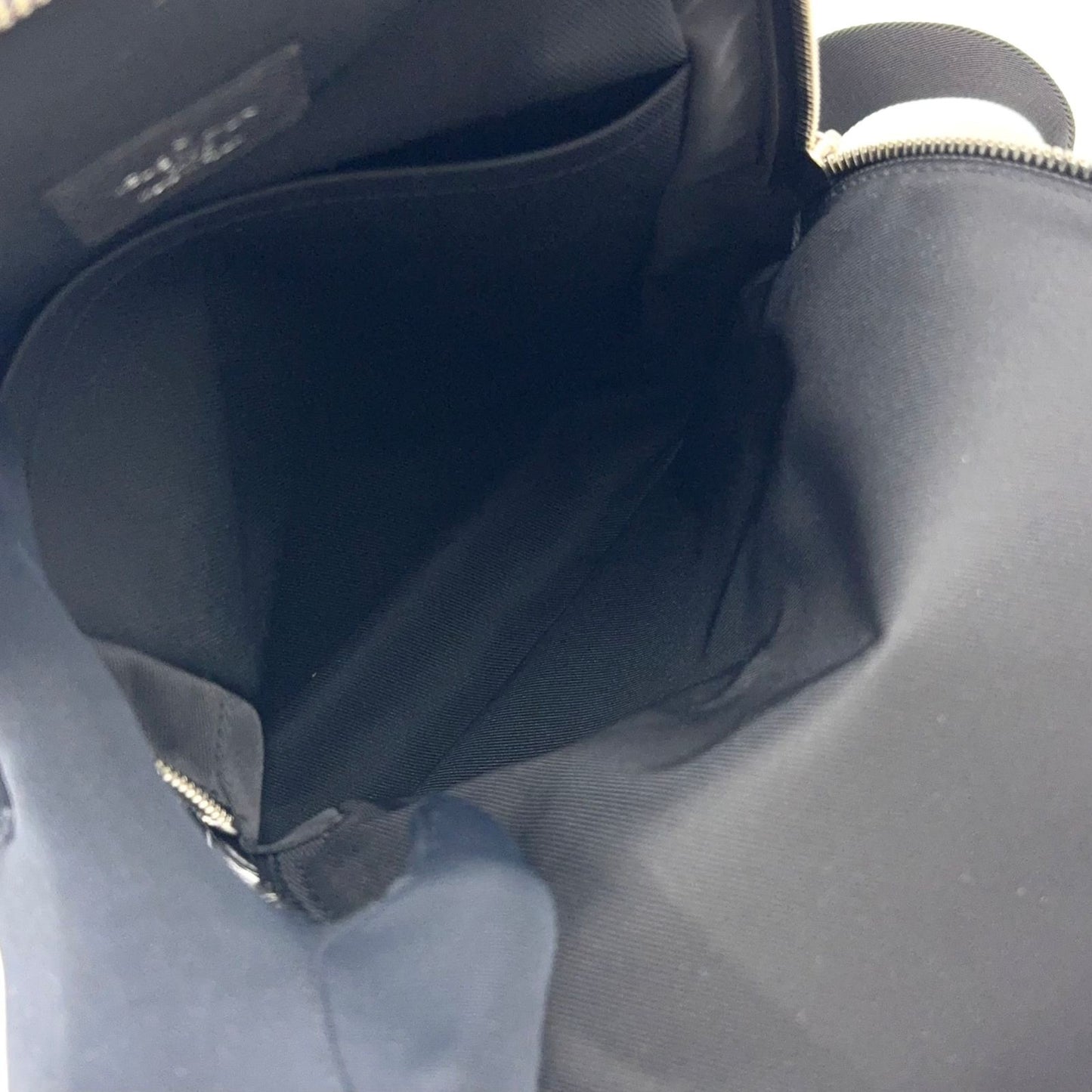 Louis Vuitton Taiga Avenue Ring Leather Black Belt Bag Silver — view 3
