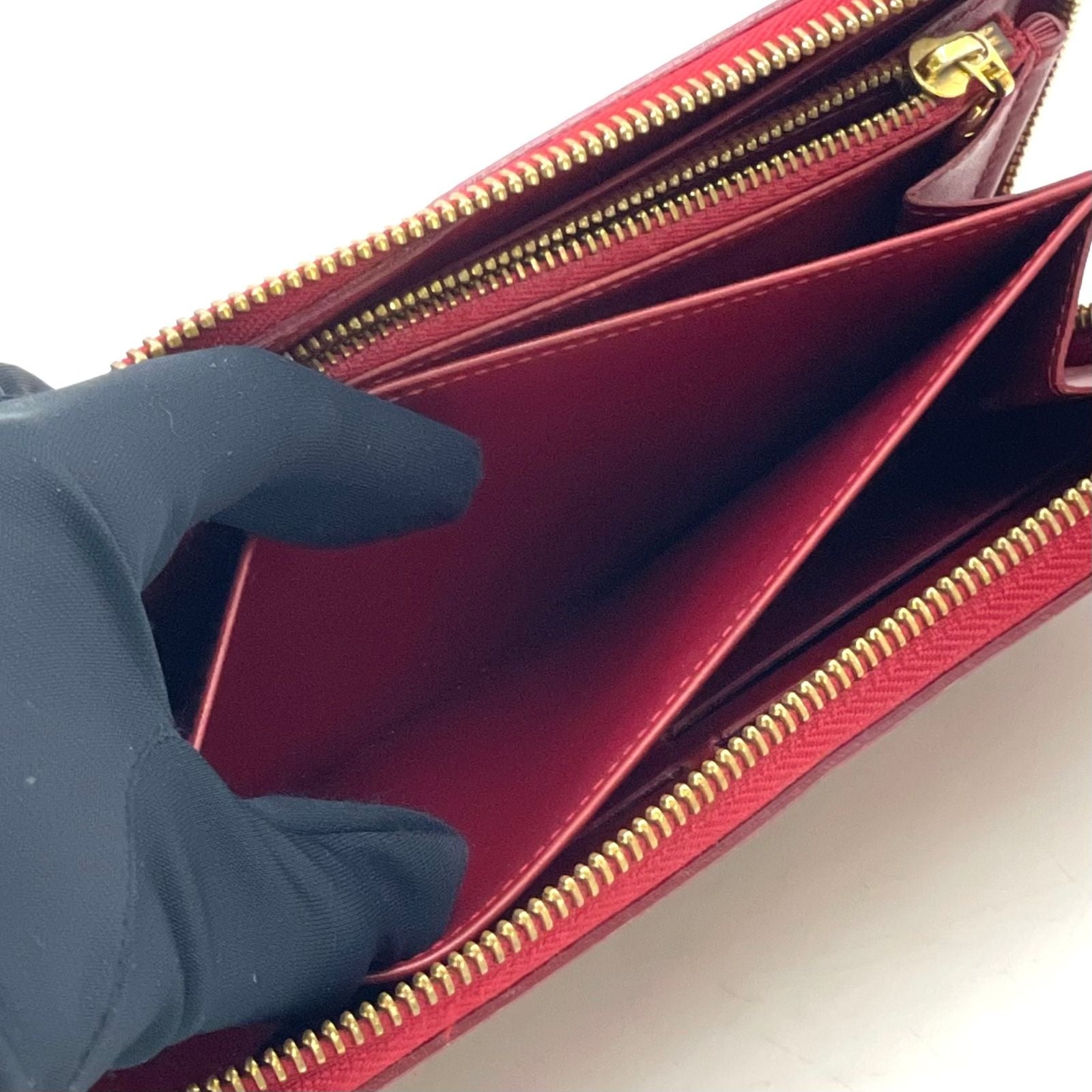 Louis Vuitton Zippy Wallet Monogram Vernis Pomme D'amour Leather Red Round Gold — view 8