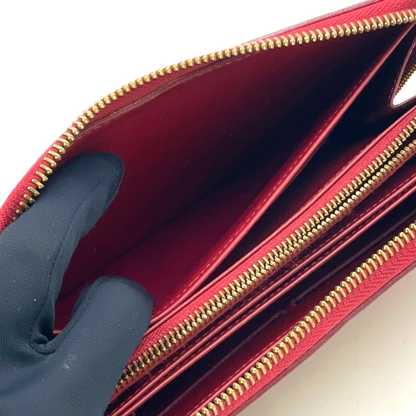 Louis Vuitton Zippy Wallet Monogram Vernis Pomme D'amour Leather Red Round Gold — view 4