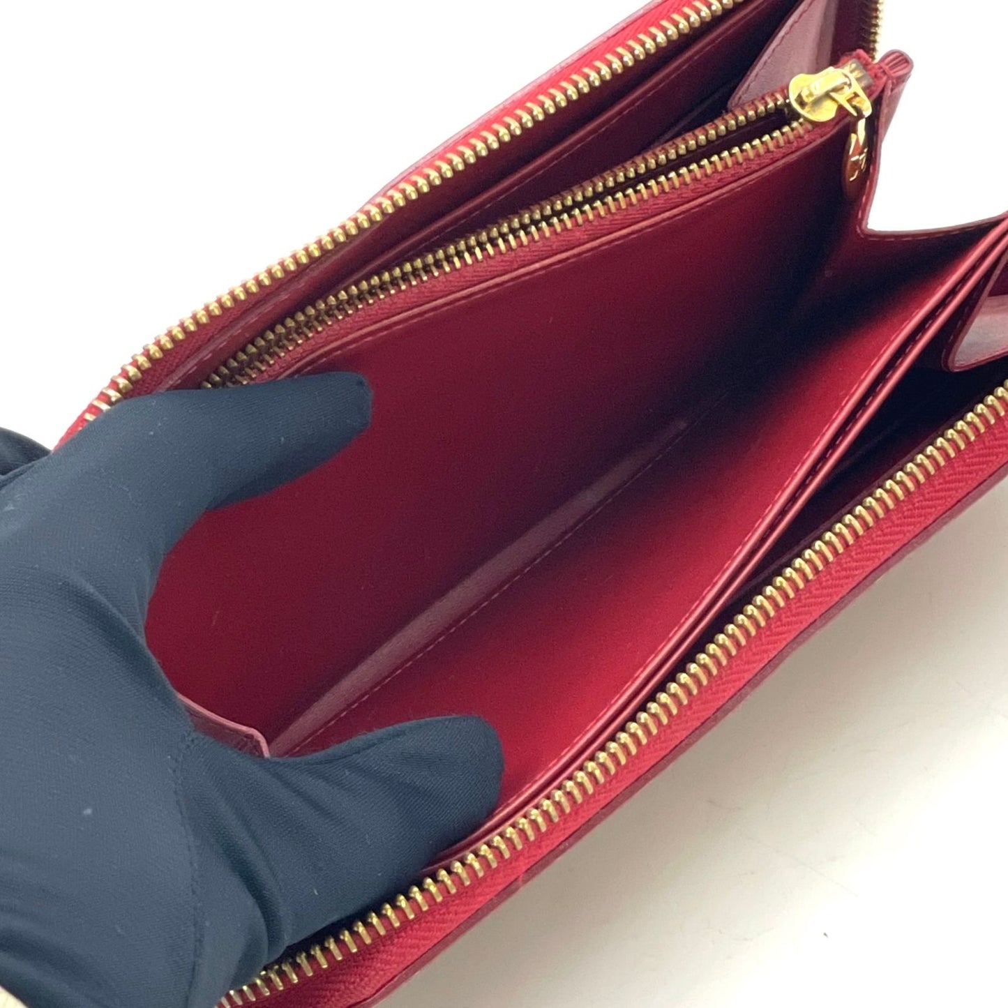 Louis Vuitton Zippy Wallet Monogram Vernis Pomme D'amour Leather Red Round Gold — view 7