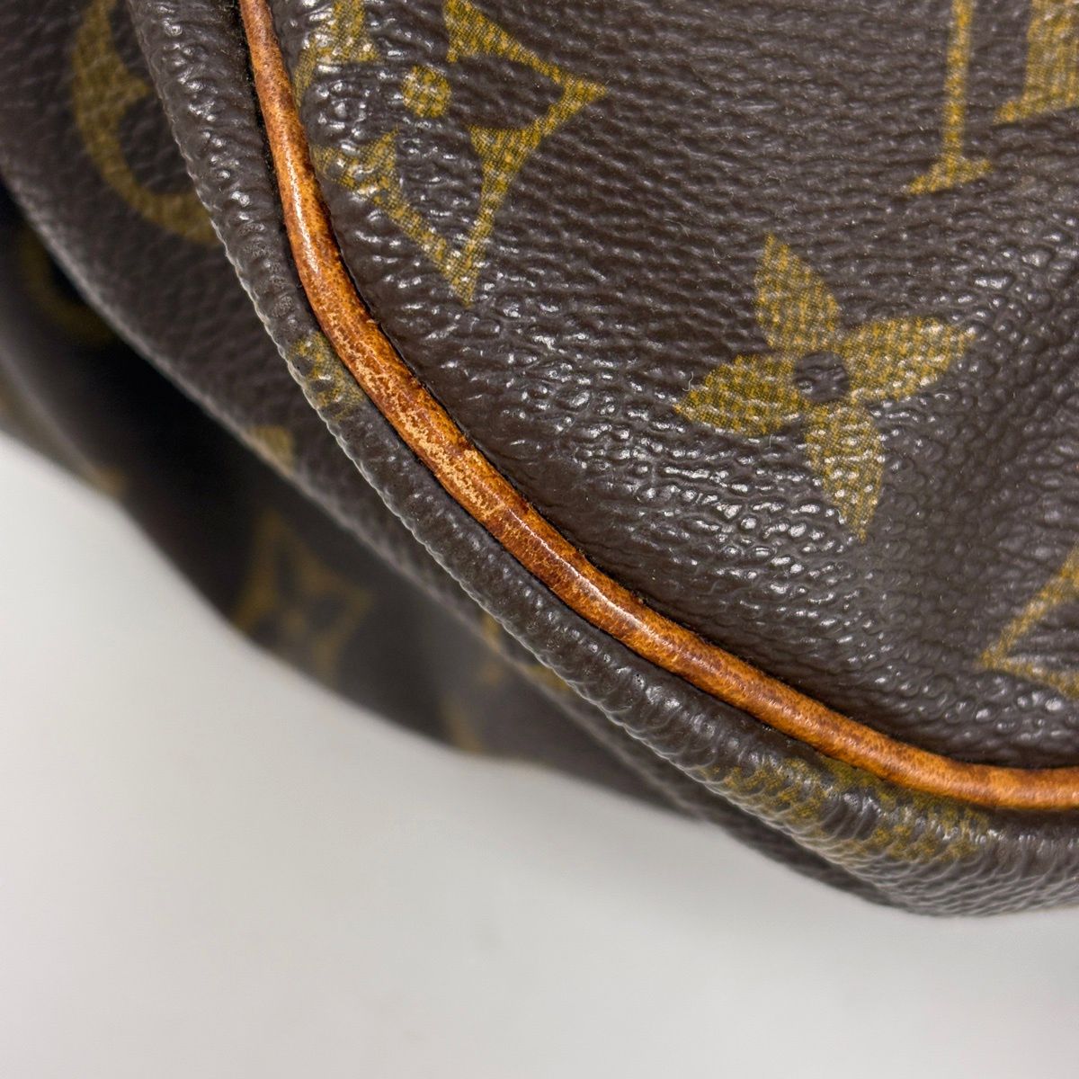 Louis Vuitton Saumur 35 Crossbody Shoulder Bag Monogram Brown — view 3