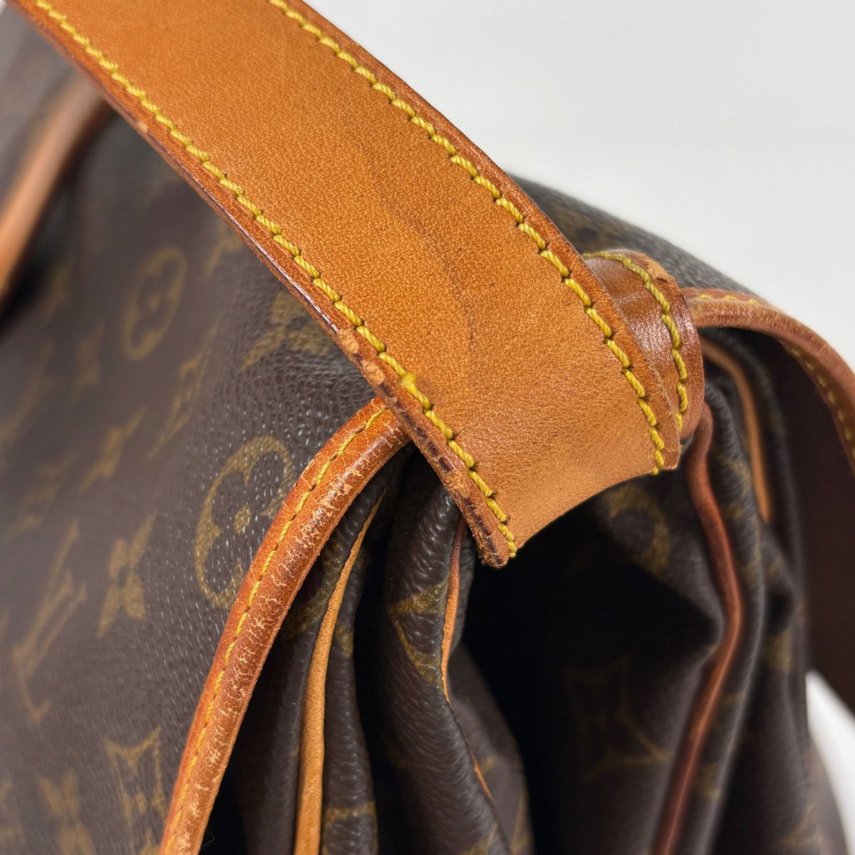 Louis Vuitton Saumur 35 Crossbody Shoulder Bag Monogram Brown — view 6