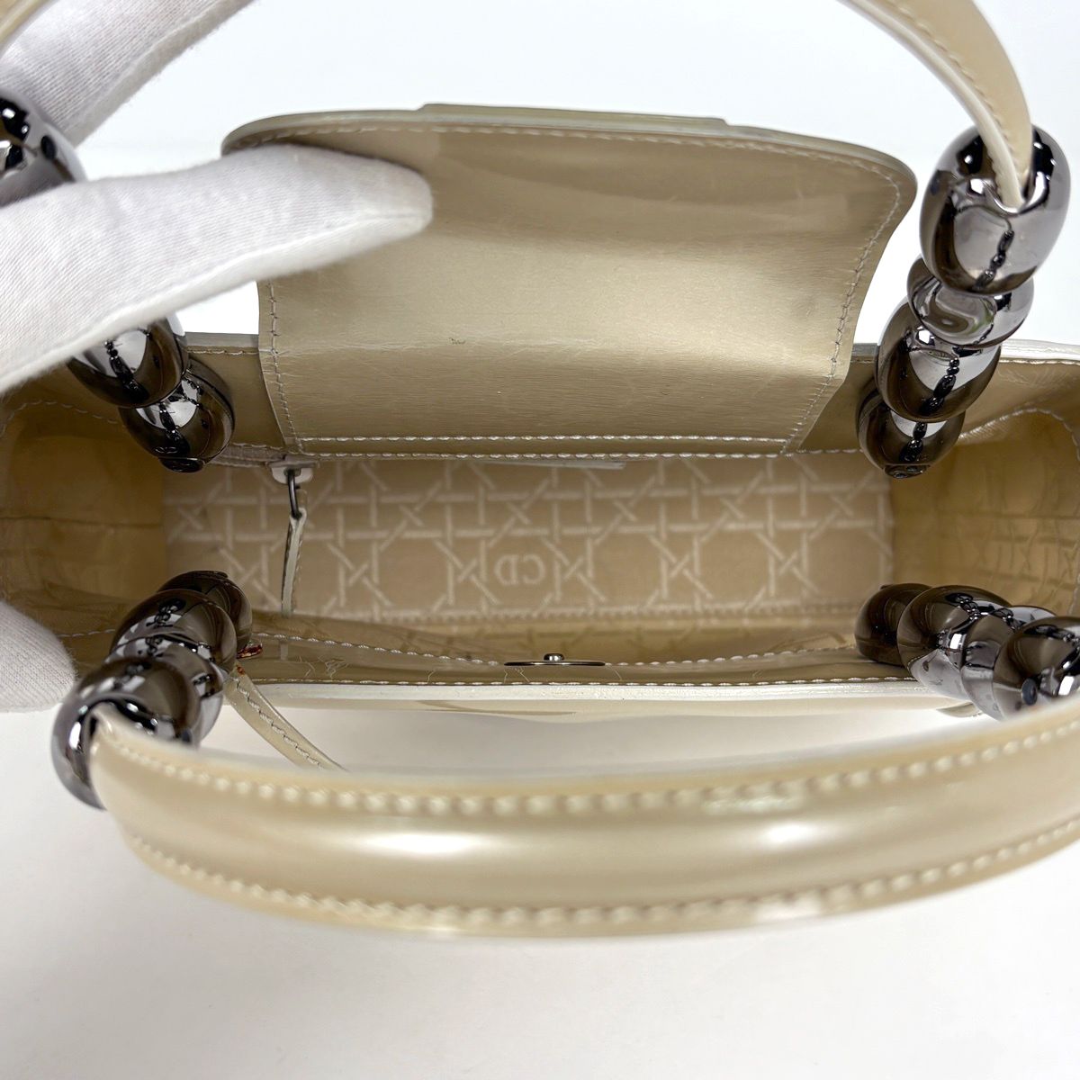 Dior Maris Pearl Handbag Leather Beige — view 9