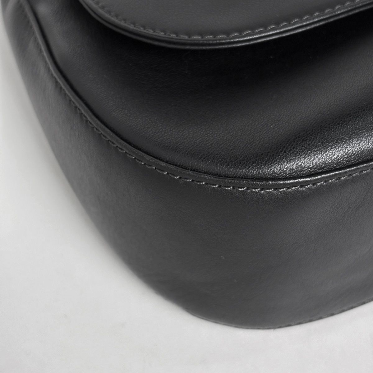 Loewe Anagram Shoulder Bag Leather Black — view 3