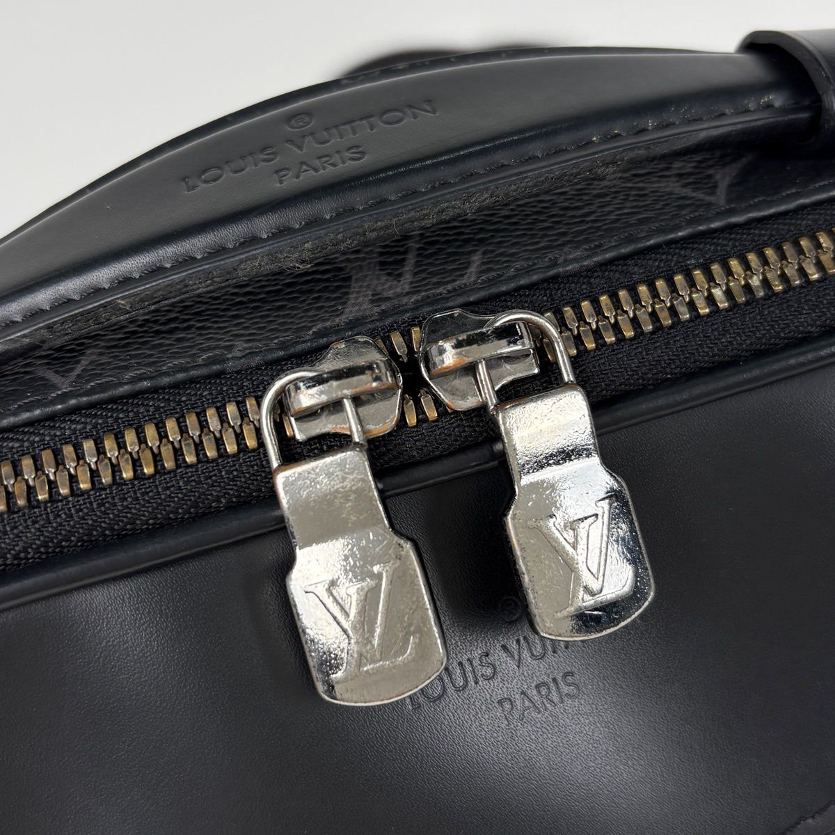 Louis Vuitton Bum Bag Monogram Eclipse Noir — view 5