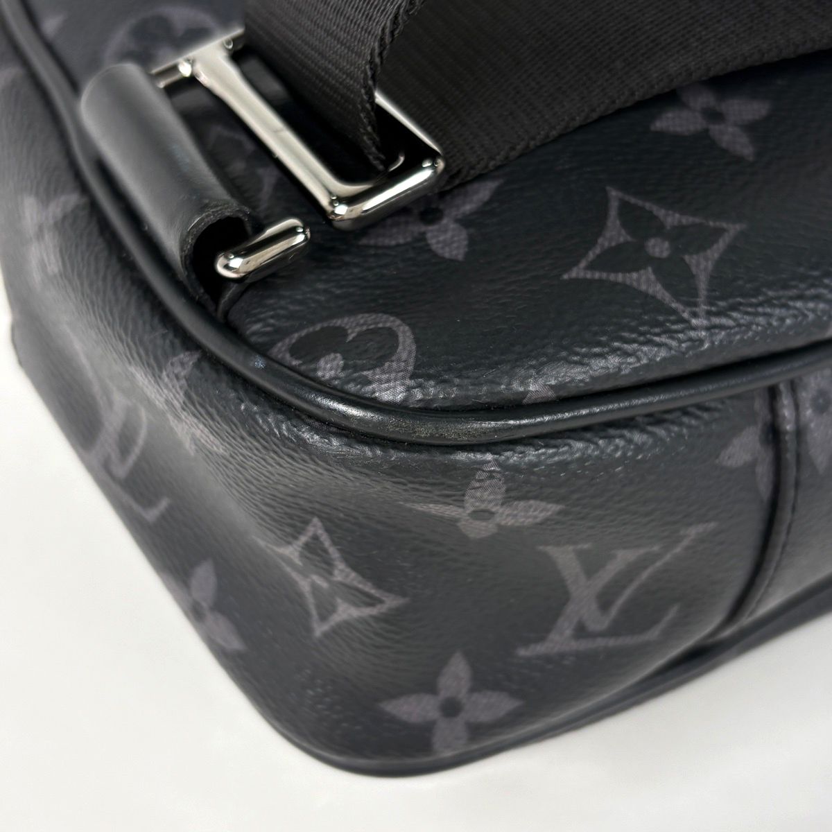 Louis Vuitton Bum Bag Monogram Eclipse Noir — view 3