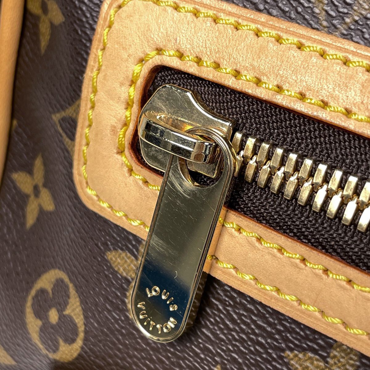 Louis Vuitton Hudson GM Shoulder Bag Monogram Brown — view 4