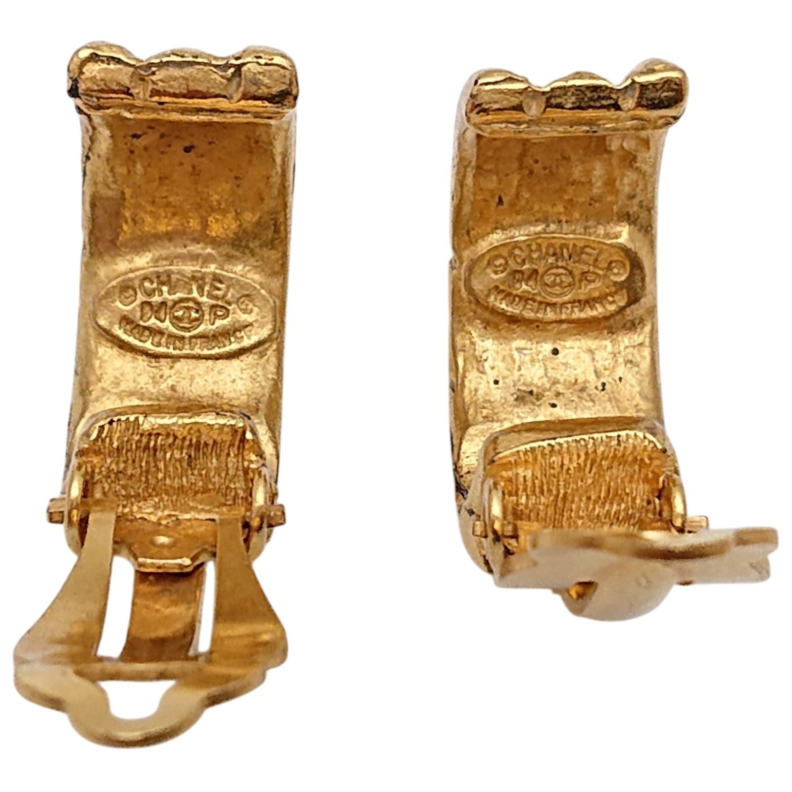 Chanel engraved Vintage Cross Earrings CC Logo Gold — view 9