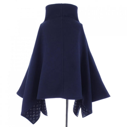 Louis Vuitton Monogram Inside Zip Cape FF Reversible — view 2