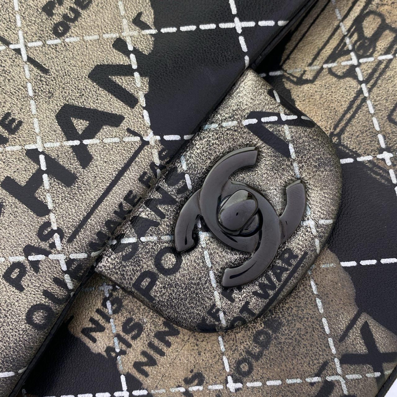 Chanel Shoulder Bag Black — view 4