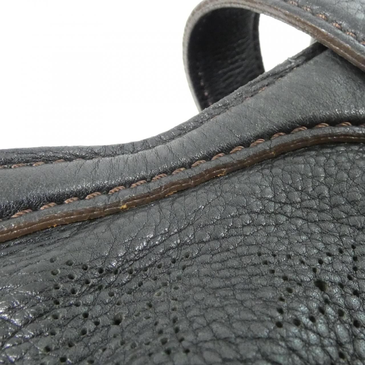 Louis Vuitton Mahina XS Shoulder Bag — view 4