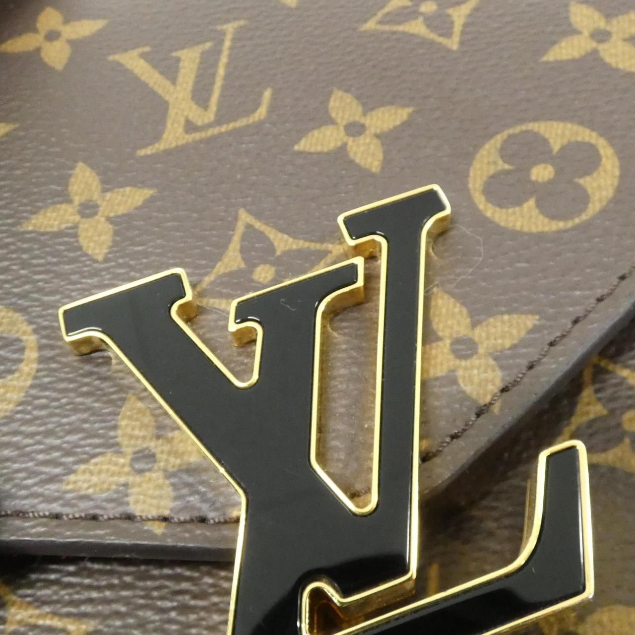 Louis Vuitton Monogram Passi Shoulder Bag — view 4