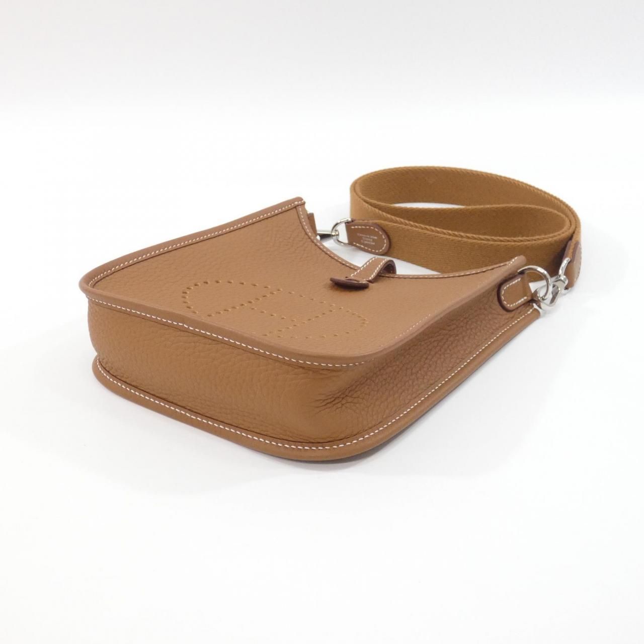 Hermes Evelyne Amazon 16 cm Shoulder Bag — view 3
