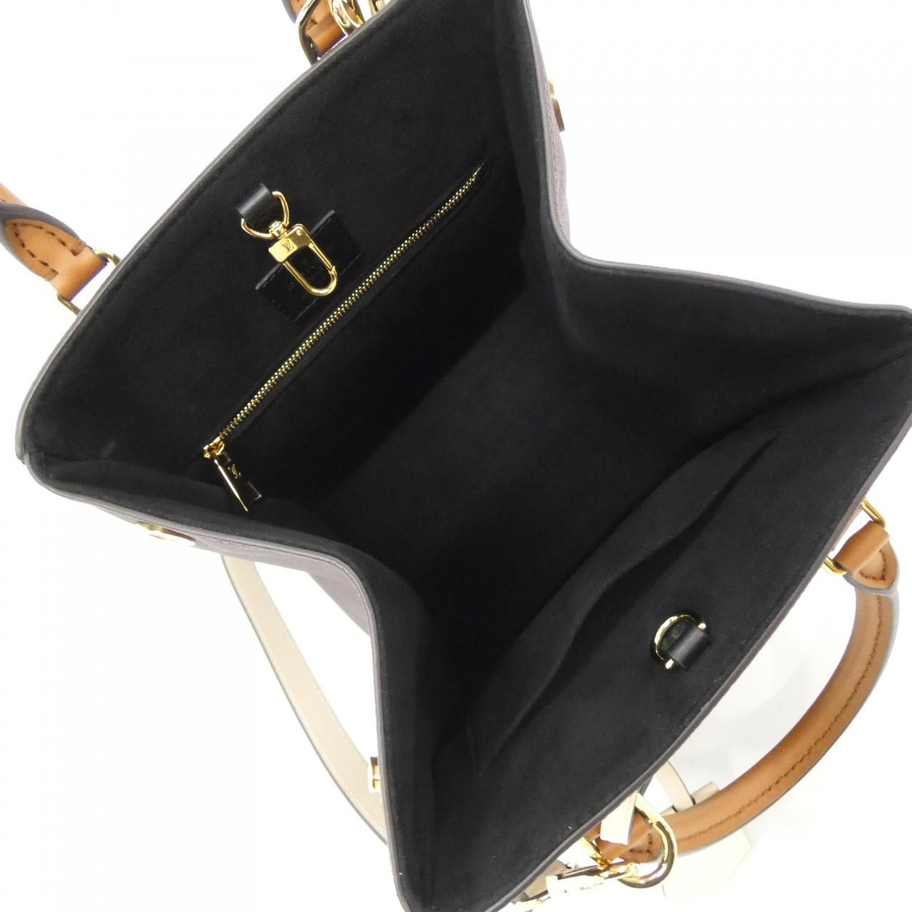 Louis Vuitton Monogram Fold Tote MM — view 9