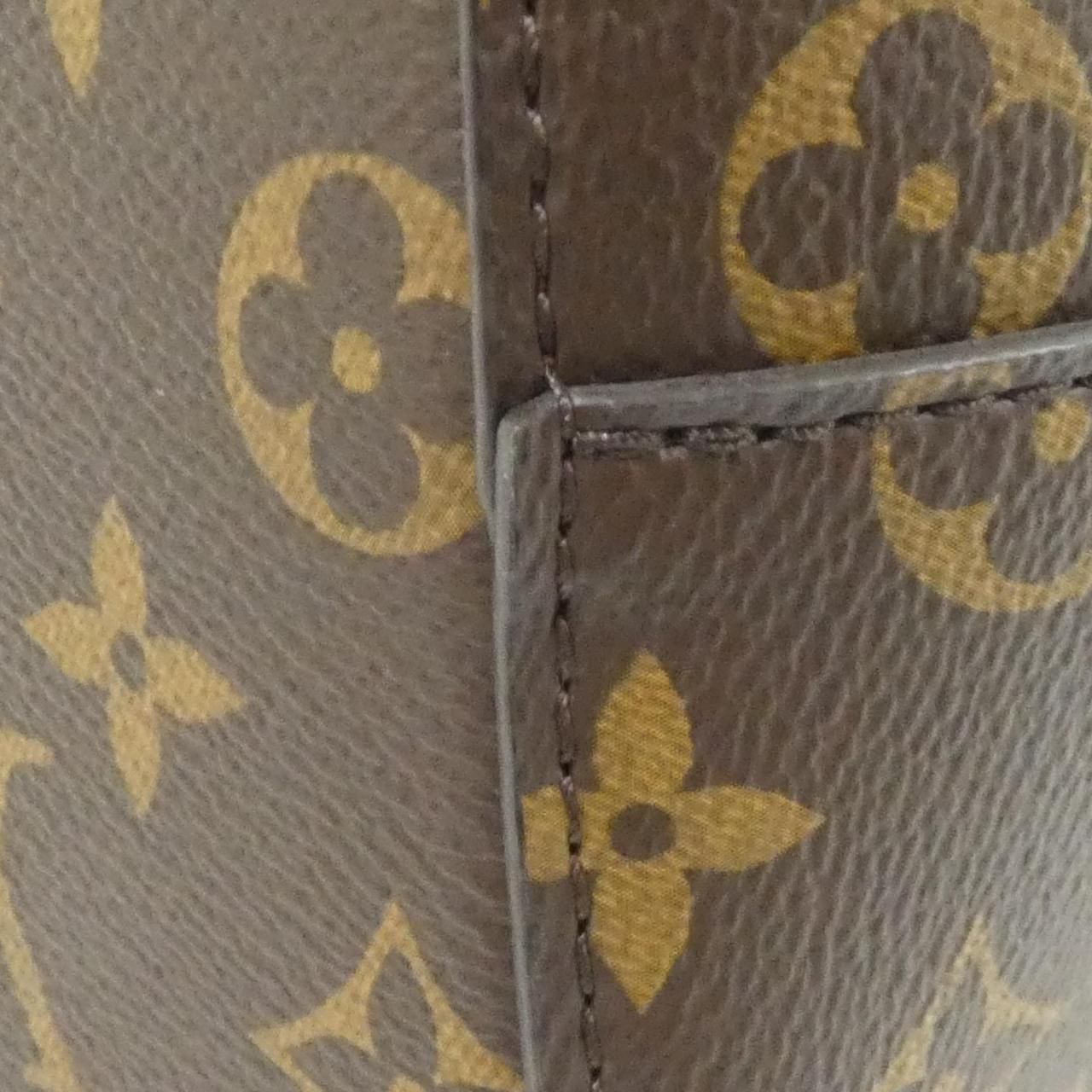 Louis Vuitton Monogram Neo Noe MM Shoulder Bag — view 4