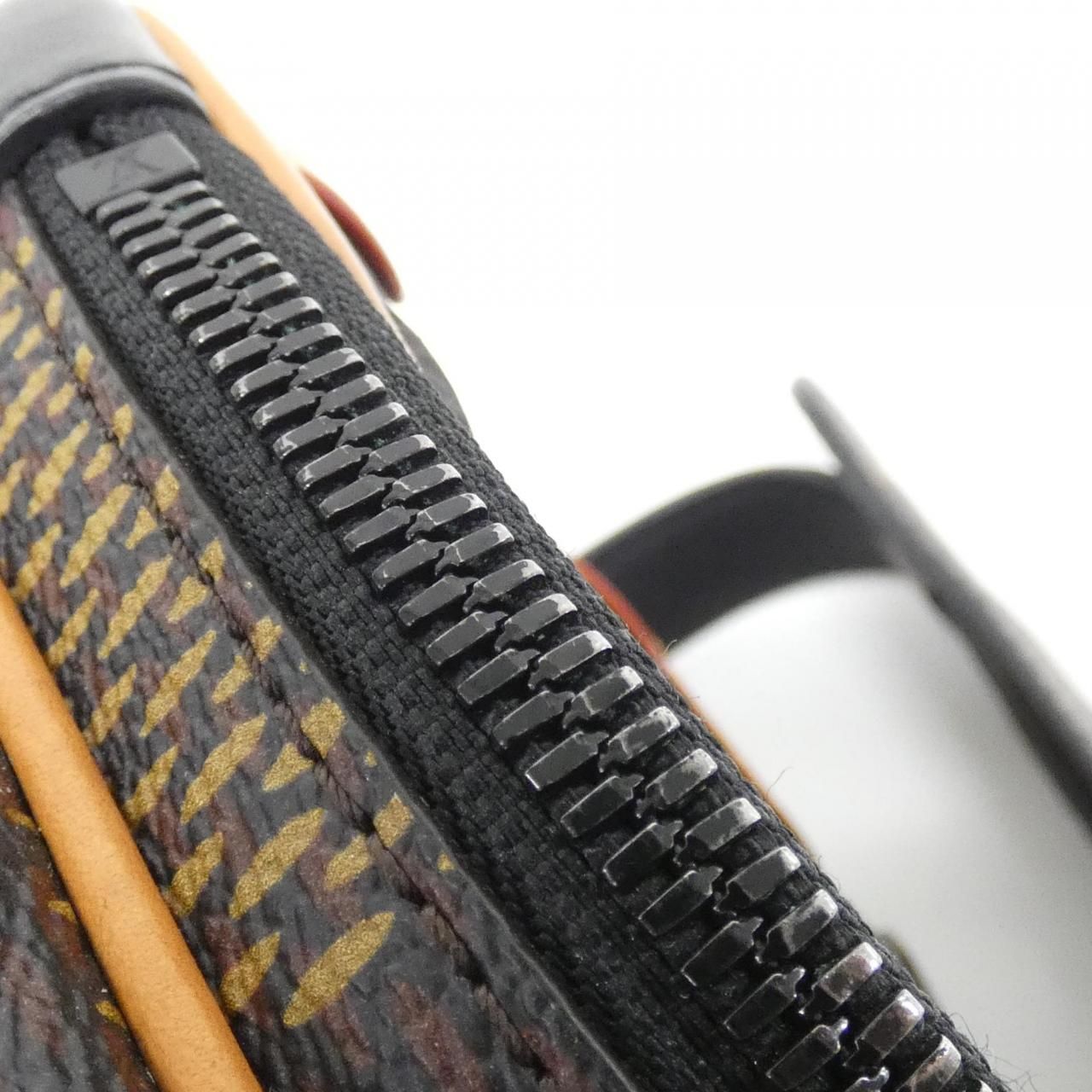 Louis Vuitton Damier Giant Amazon Messenger Shoulder Bag — view 6