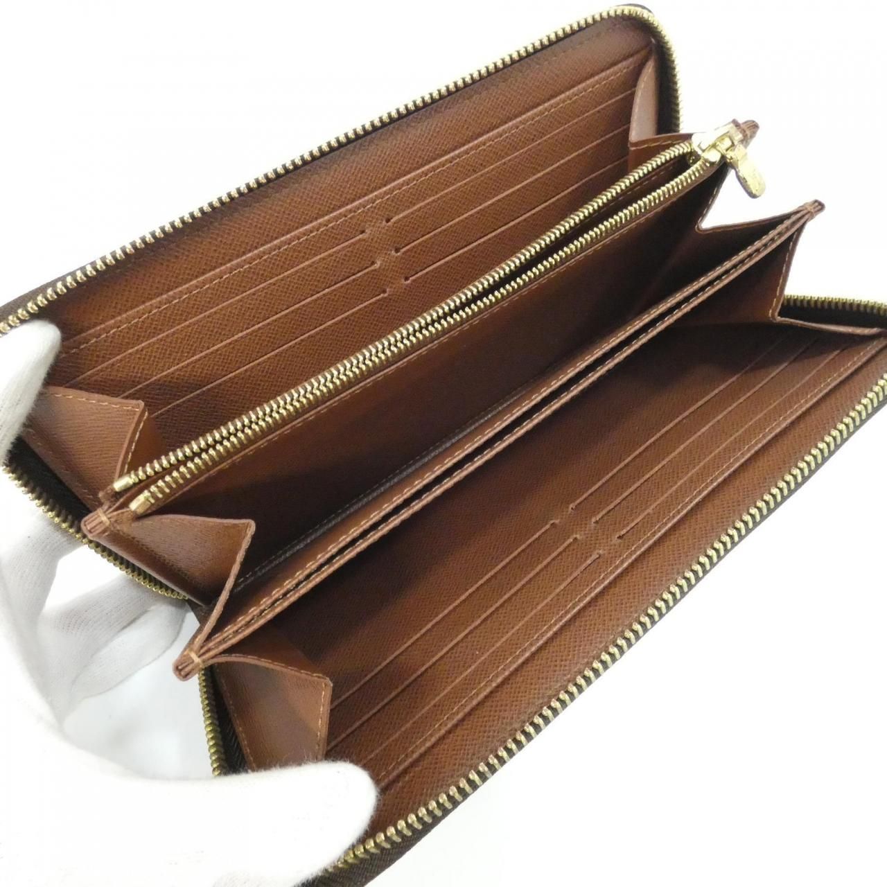 Louis Vuitton Monogram Zippy Wallet — view 5