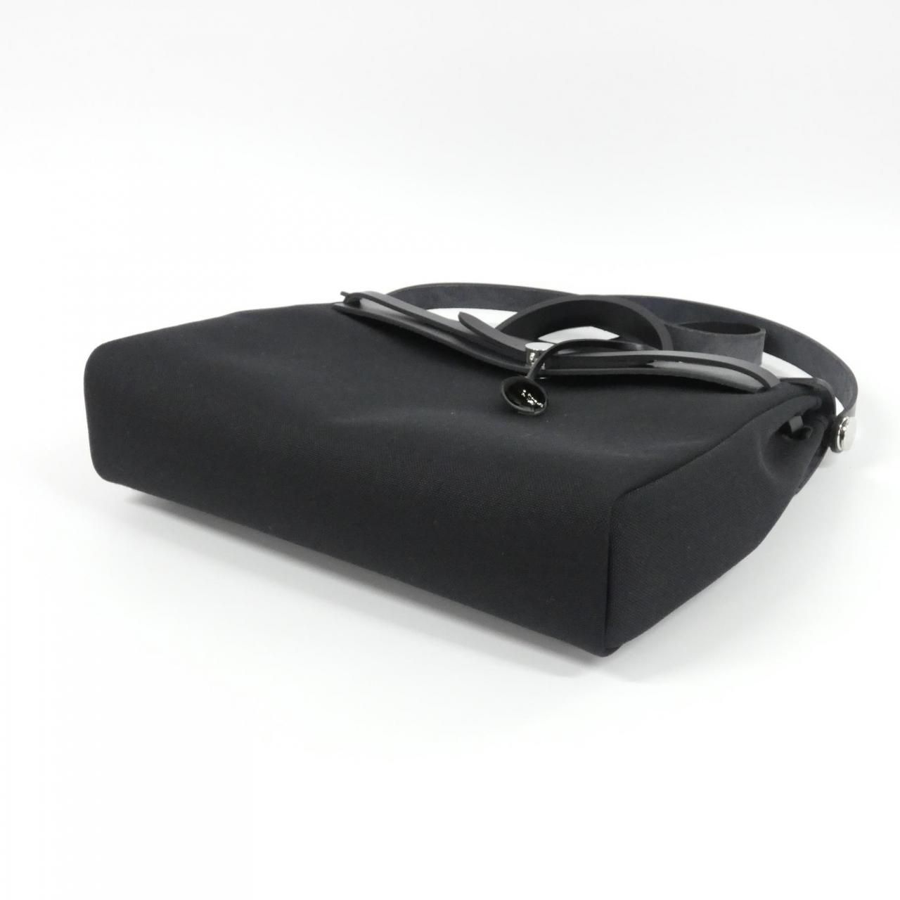 Hermes Herbag Zip Messenger 39 cm Shoulder Bag — view 3