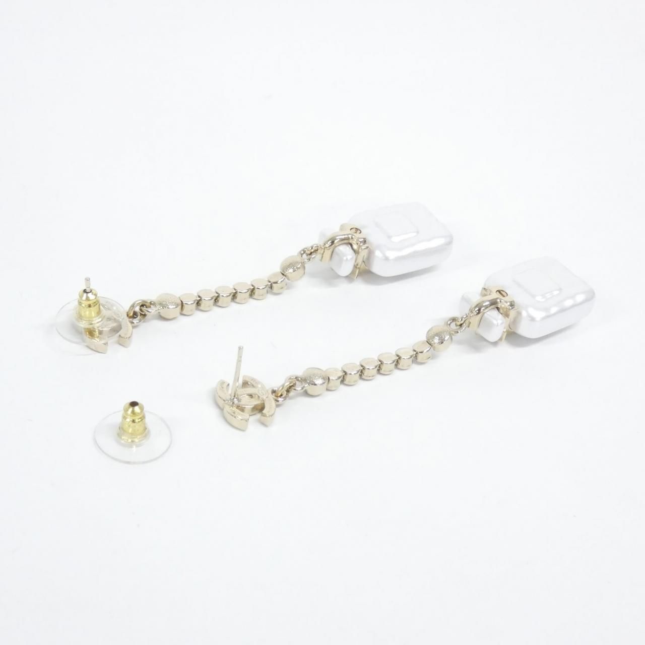 Chanel Earrings Gold — view 3