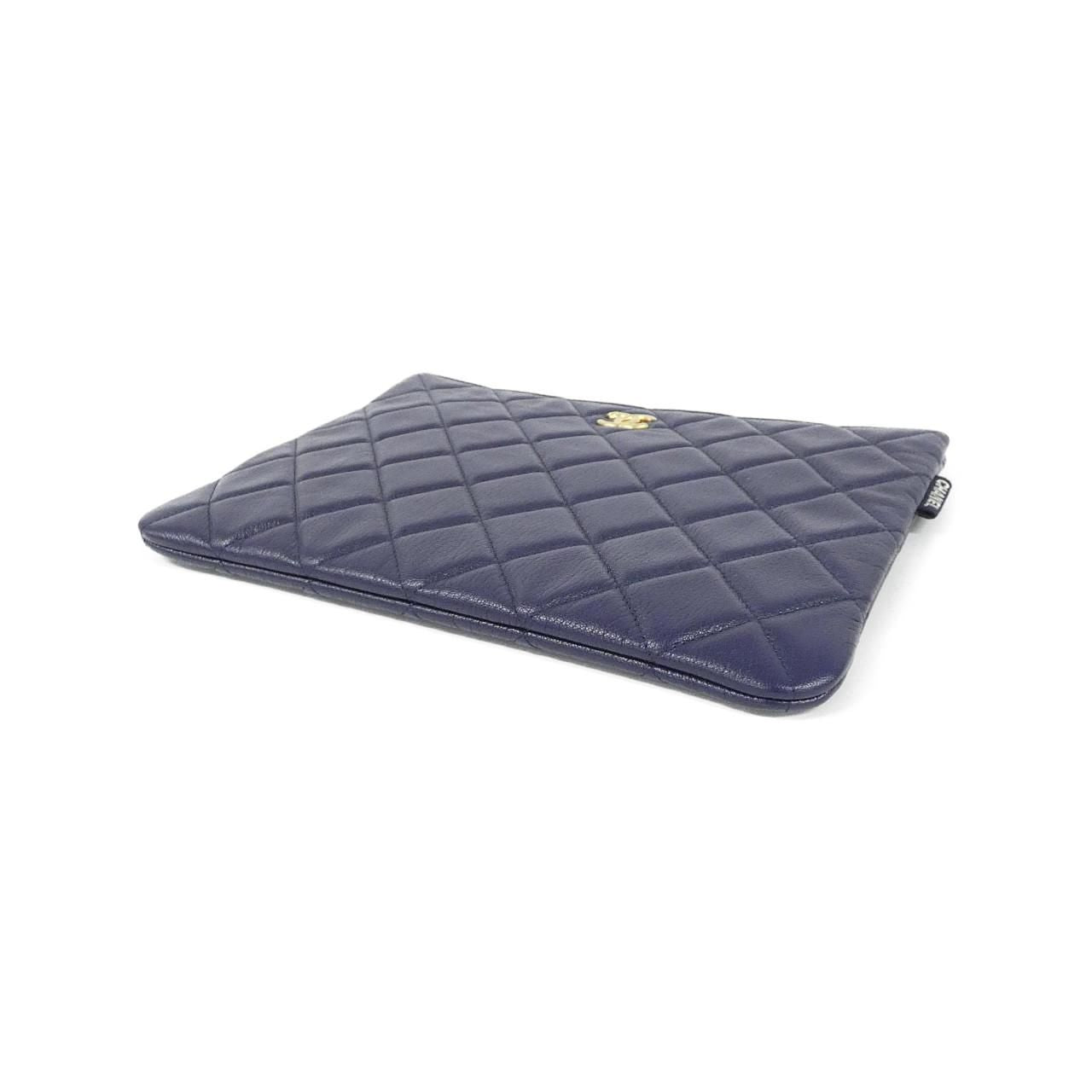 Chanel Pouch Navy — view 3
