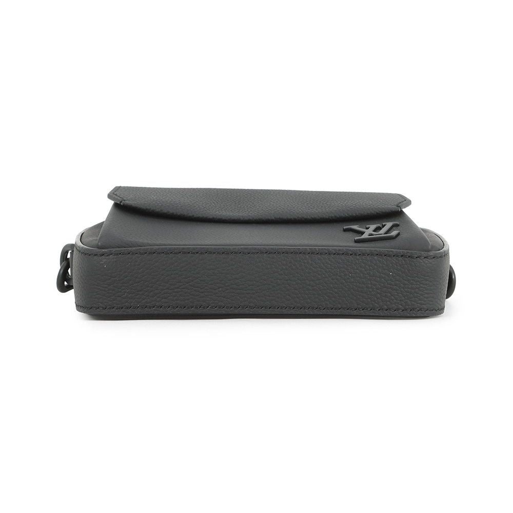 Louis Vuitton Shoulder Bag LV Aerolog Lambskin Pilot Wearable Wallet Black — view 3
